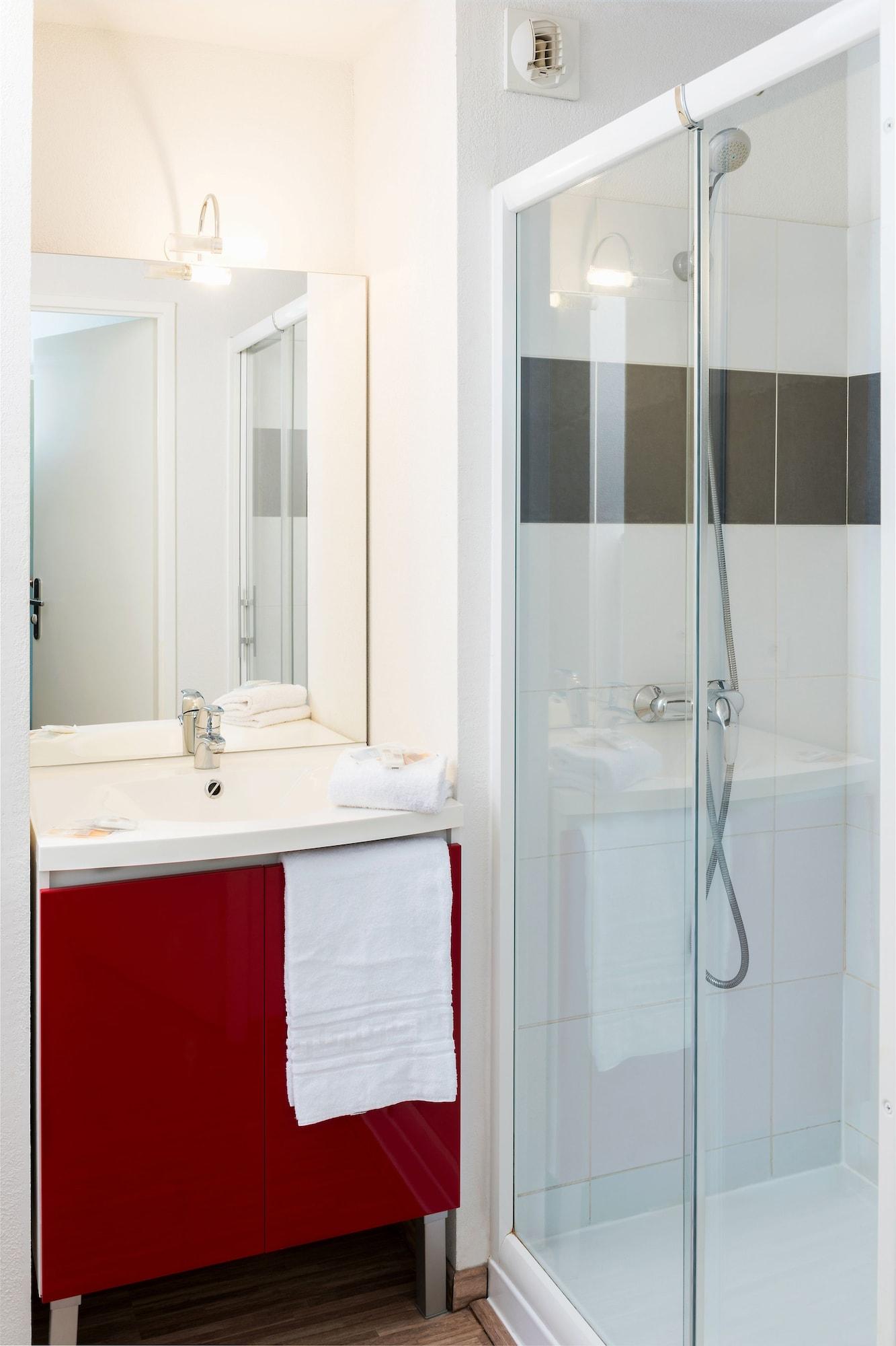 Teneo Apparthotel Bordeaux Merignac - Aeroport Bagian luar foto