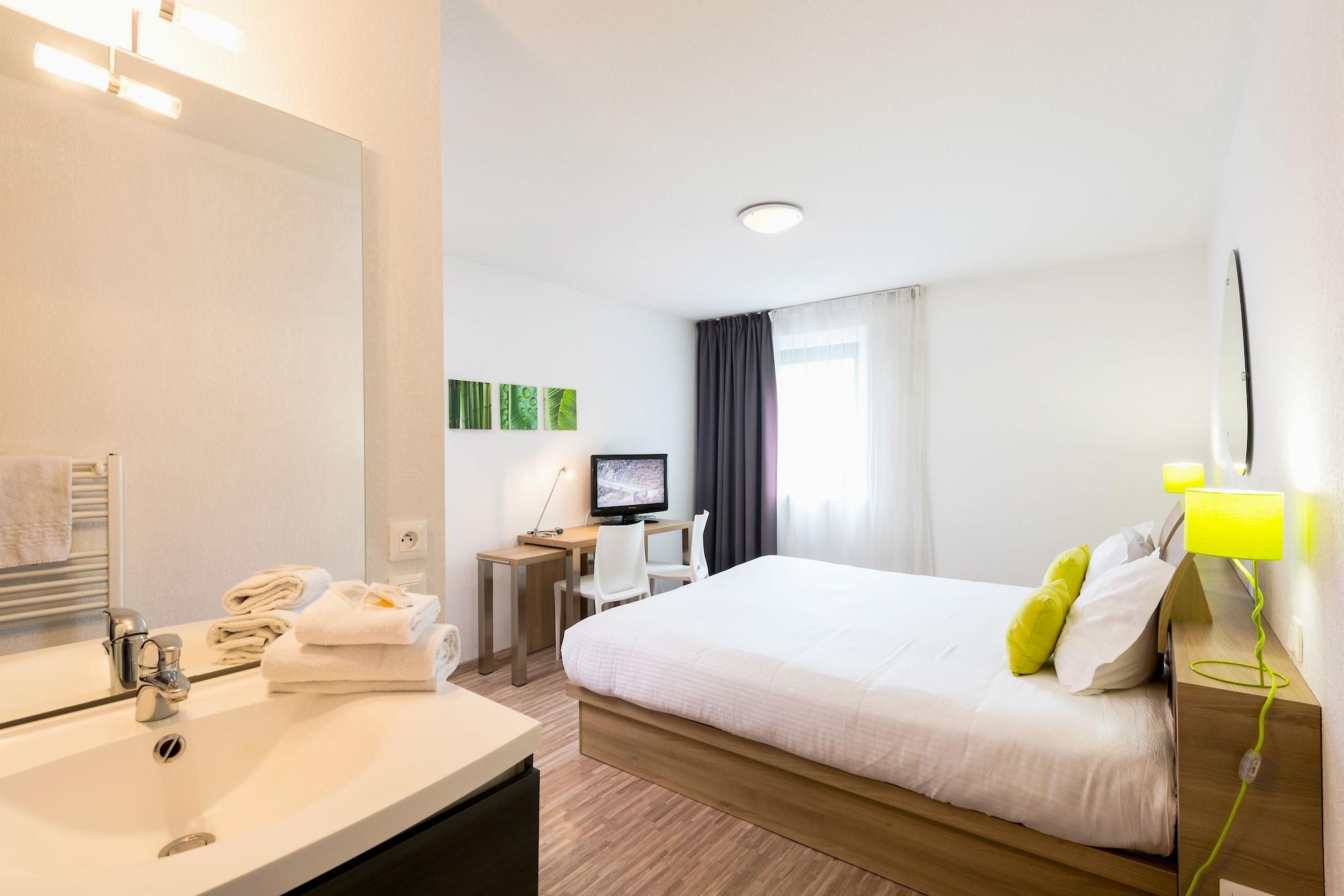 Teneo Apparthotel Bordeaux Merignac - Aeroport Bagian luar foto